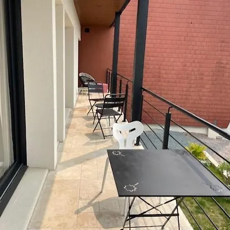 Le Petit Paradis Apartment *